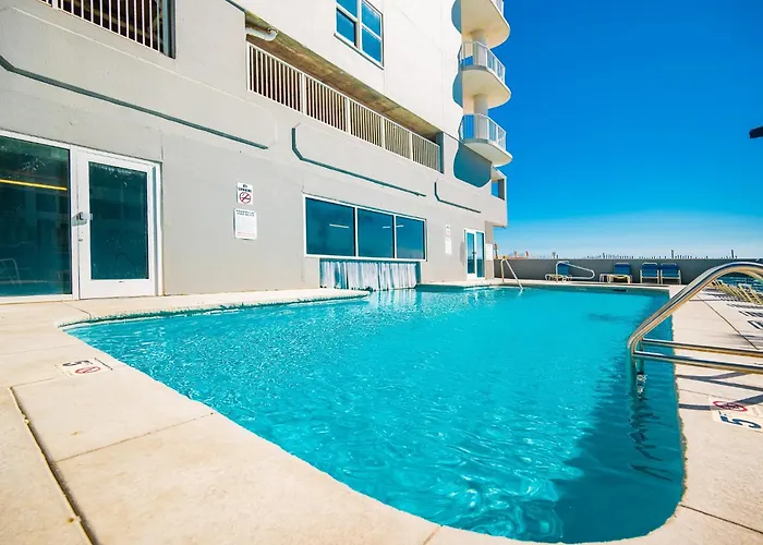 Apartment Island Royale 404 *